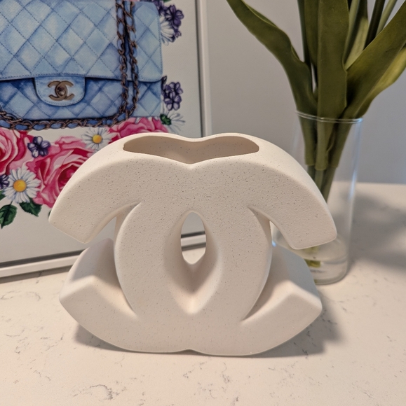 🆕 Ceramic CC logo vase - Picture 2 of 10